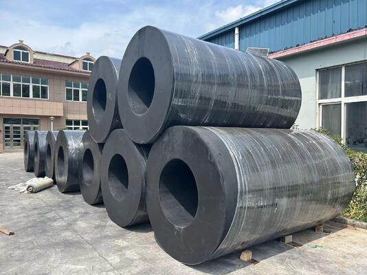 Sức mạnh kéo 10-30MPa Máy phun cao su hình trụ với hấp thụ năng lượng cao đảm bảo bảo vệ tàu và tàu