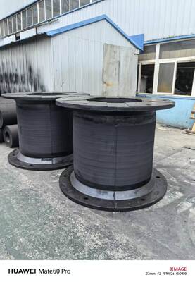 25 ° C đến 80 ° C Fender Cell Rubber Marine Fender Được thiết kế cho tàu đậu và bảo vệ cảng với độ bền tuyệt vời