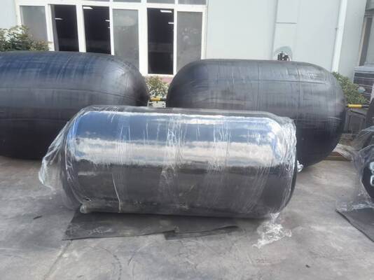 Lớp vỏ đầy bọt EVA rắn không có dấu vết bảo vệ bề mặt cho các cảng và tàu biển được hỗ trợ 24 tháng