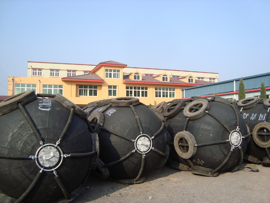 0.05-0.08Mpa cao su Yokohama Pneumatic Fender With Hot Galvanized Flange