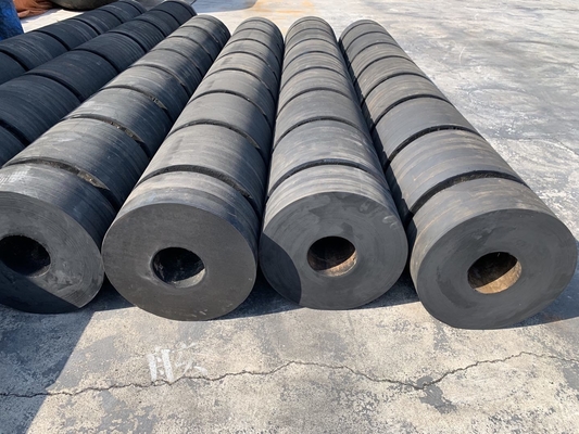 Máy kéo để bảo vệ tàu thủy với mật độ đặc biệt 2,3-3,9 g / cm3 Độ cứng 70-85A
