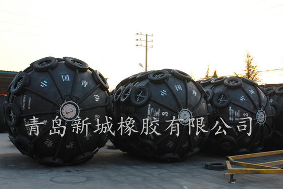 Thiết lập dễ dàng và bền bỉ Pneumatic Marine Fenders với độ bền cao