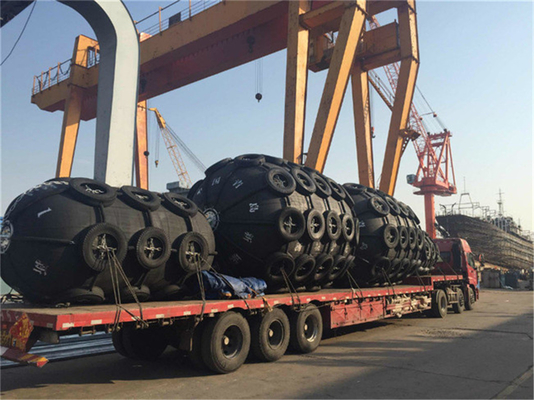 Thiết lập dễ dàng và bền bỉ Pneumatic Marine Fenders với độ bền cao