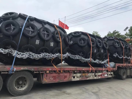 0.5-4.5m đường kính Yokohama Marine Fender màu đen cho các yêu cầu hải quân tùy chỉnh