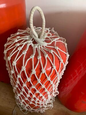 Vè chắn bùn xốp polyurethane và cao su được thiết kế để tránh va chạm và tăng cường bảo vệ va đập