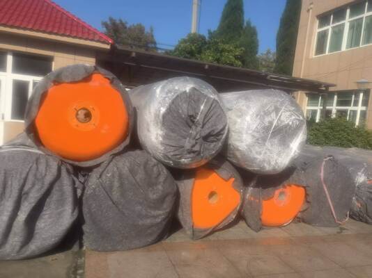 Đệm chắn bùn biển PU Bọt polyurethane cao su với độ đàn hồi tuyệt vời và khả năng chống chịu môi trường biển