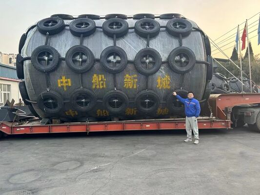 Đệm chắn bùn xốp nhồi trong thời gian 24 tháng D3.0m X L5.0m Độ lệch 60 Phần trăm Giải pháp bảo vệ bến tàu biển bền bỉ