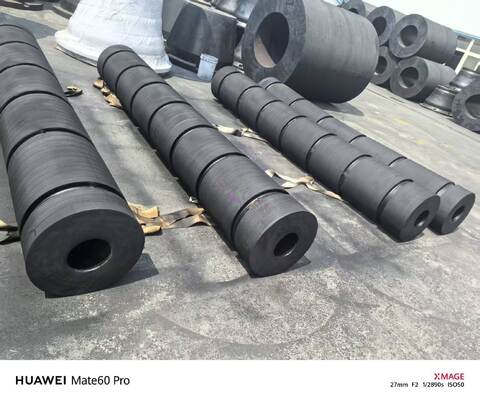 Được chứng nhận bởi PIANC Tấm chắn bùn tàu kéo có mức bảo trì thấp và kết cấu bền bỉ để bảo vệ neo đậu tàu kéo