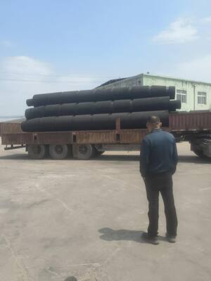 Fenders tàu kéo có độ cứng 70-85A, Tải trọng nặng, Khuôn và kỹ thuật ép đùn, Giải pháp bảo vệ hàng hải bền bỉ