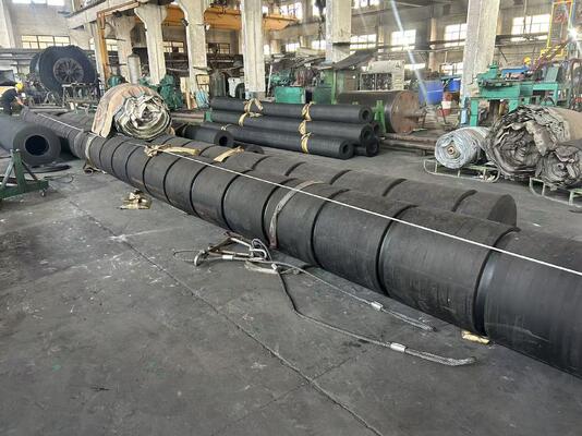Vè chắn con lăn tàu lai ít bảo trì, chiều cao 200mm - 450mm, được thiết kế để giảm chi phí bảo trì và nâng cao an toàn cho tàu lai