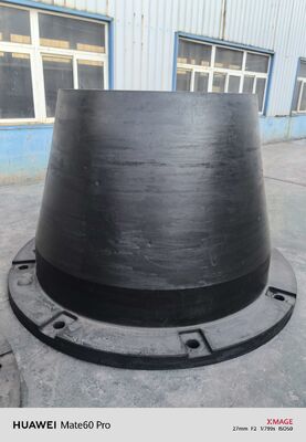 SGS phê duyệt con cao su Fenders cung cấp độ cứng 60-70 Shore A và chống thời tiết lý tưởng cho các hệ thống đậu tàu biển