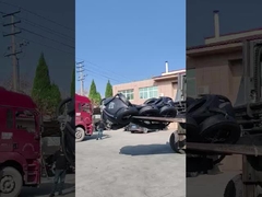 Yokohama Fender được tải vào container